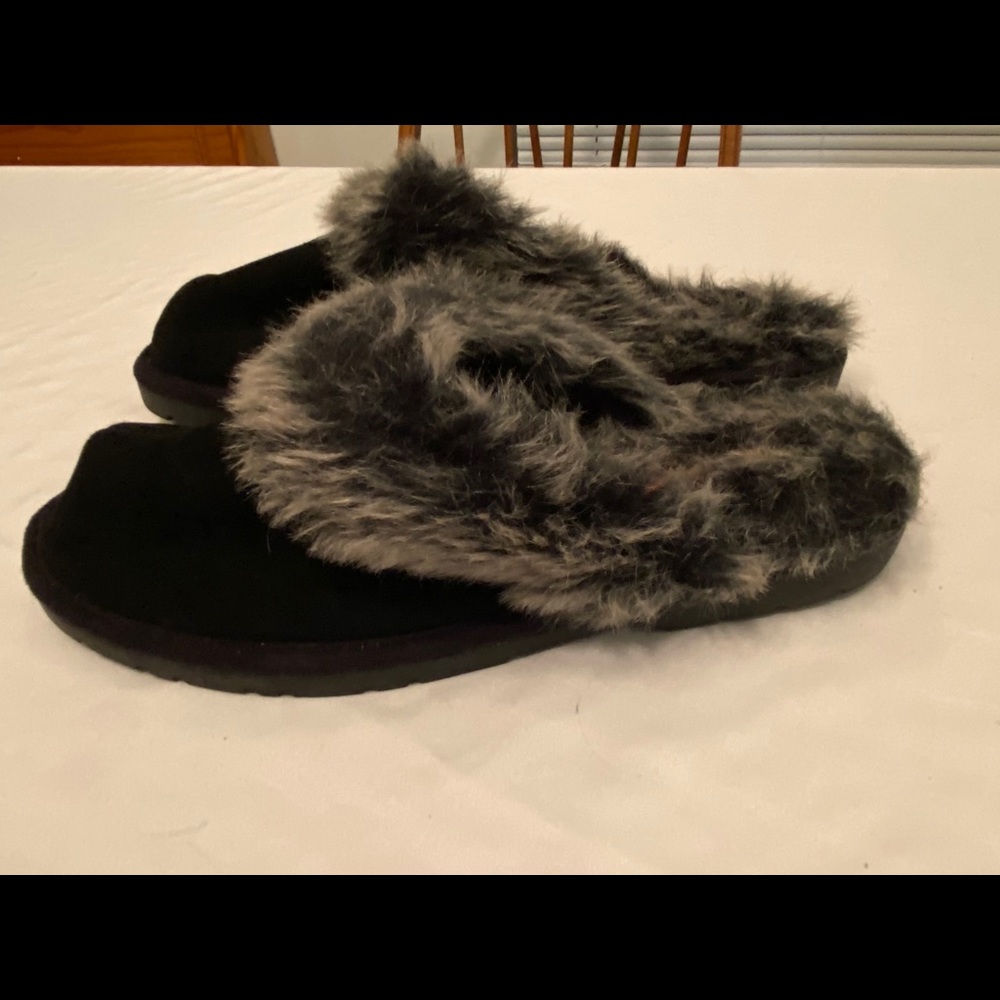 New  Women’s Jasmine Suede Slippers 9-10 Size